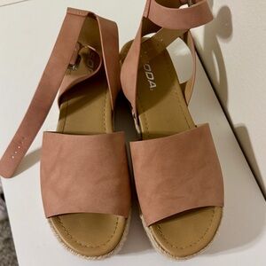 Soda Women's Blush Sandals